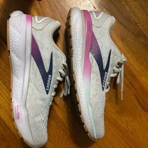 Brooks Women's Athletic Shoes - White and Purple